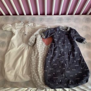 NWOT Carter’s fleece long sleeved sleep bags (S)